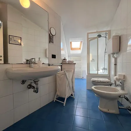 Casa Del Pozzo, 90 Mq, 2b 1b, Cozy Top-floor Ligurian Stay, No Lift, Steps From The Sea Lägenhet Rapallo